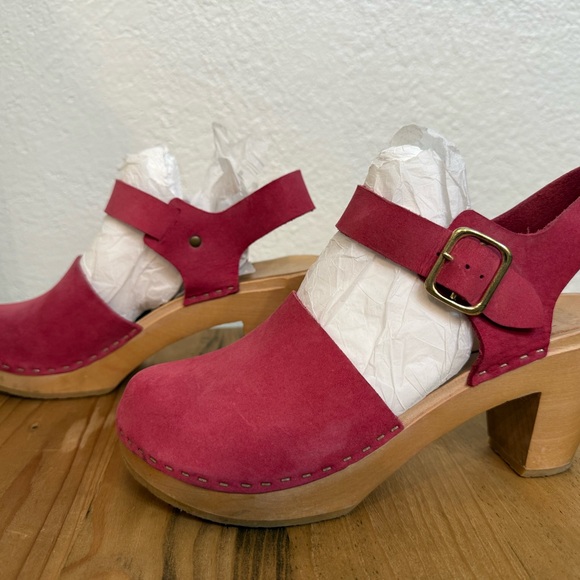 Pink Bryr Clogs - Picture 3 of 6